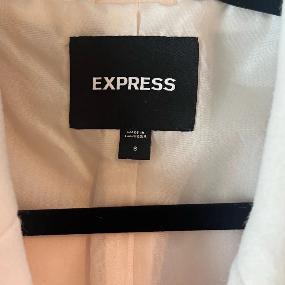 Express Women's Elegant Cream Trench Coat - Picture 3 of 4